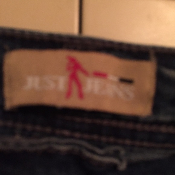Just Jeans 20 Dark wash blue clam digger shorts - Picture 4 of 9